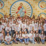 Mais de cem jovens recebem o sacramento da Crisma em Torres
